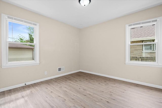 4944 N 91st STREET, Milwaukee, WI 53225