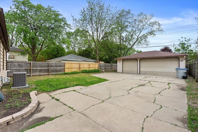 4944 N 91st STREET, Milwaukee, WI 53225