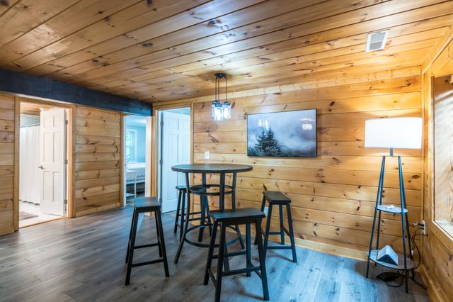 2604 McCarter Ln, Sevierville, TN 37876