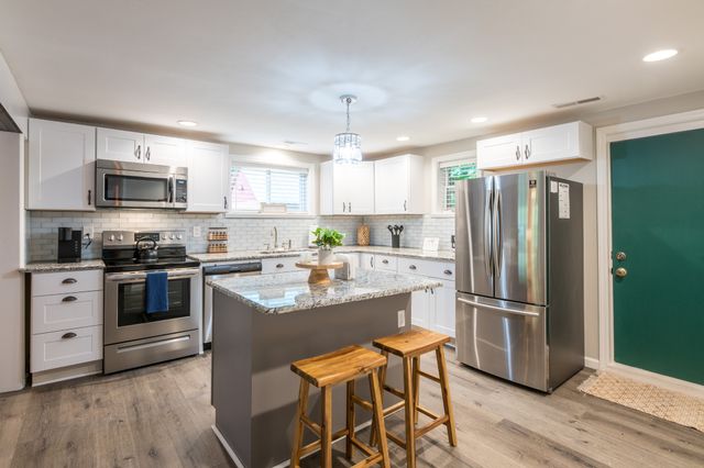 2604 McCarter Ln, Sevierville, TN 37876