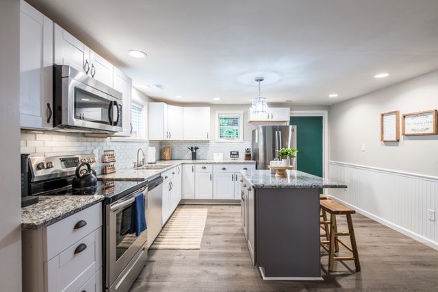 2604 McCarter Ln, Sevierville, TN 37876