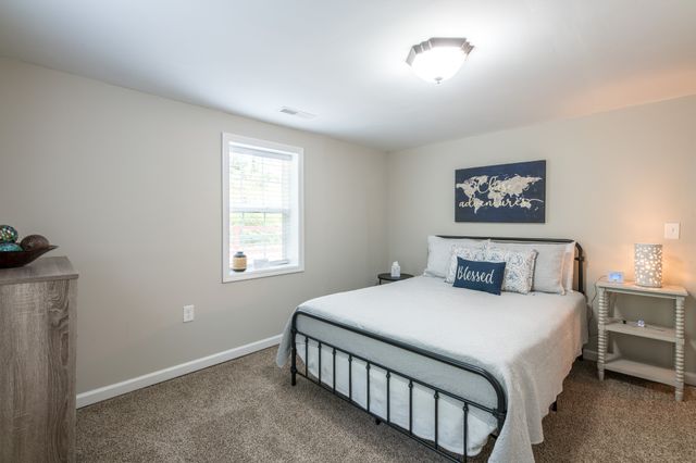 2604 McCarter Ln, Sevierville, TN 37876