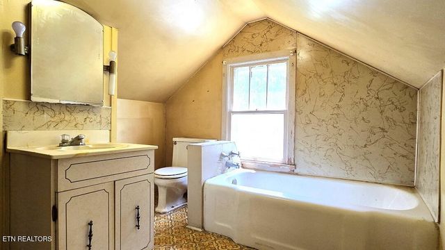 1132 Franklin Drive, Maryville, TN 37801