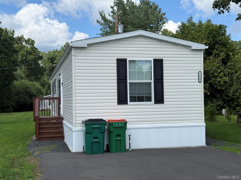 755 Tarrytown Lane, Walden, NY 12586 — photo 2