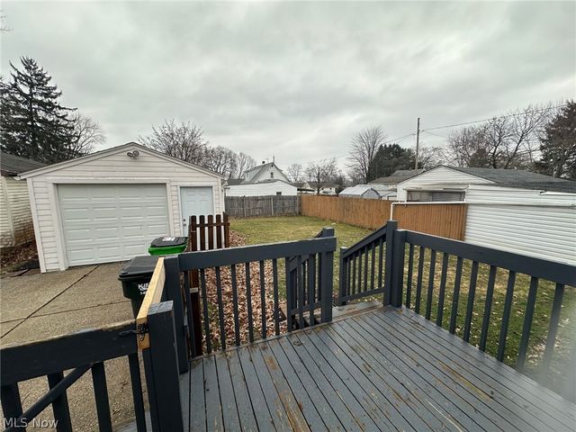 1193 Stratford, Barberton, OH 44203