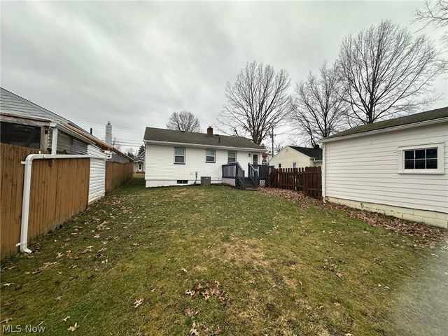 1193 Stratford, Barberton, OH 44203