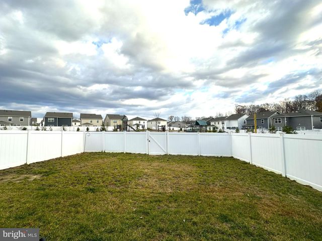 490 MOSSY GROVE LN, La Plata, MD 20646