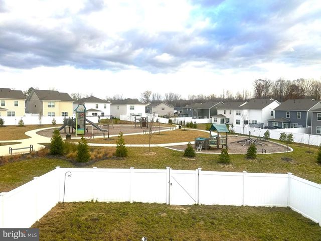 490 MOSSY GROVE LN, La Plata, MD 20646