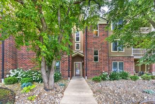 214 Glengarry Drive 201, Bloomingdale, IL 60108