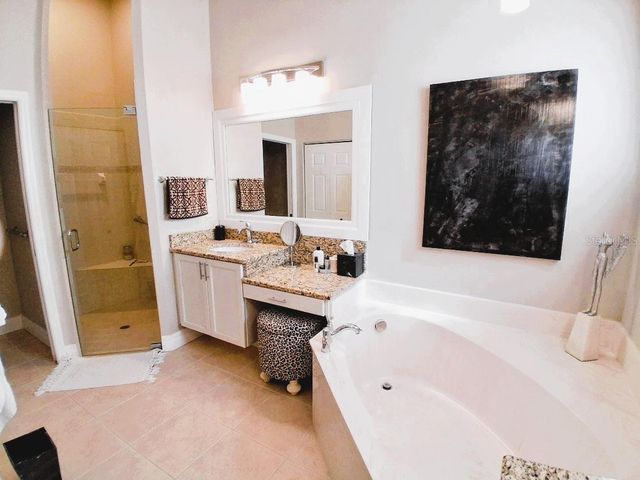 6642 41ST STREET CIRCLE E, Sarasota, FL 34243