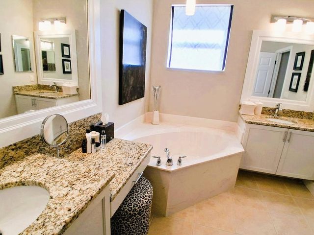 6642 41ST STREET CIRCLE E, Sarasota, FL 34243