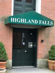 2 School Street 403, Lincoln, RI 02802