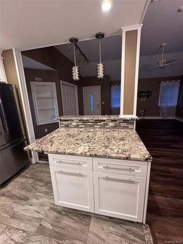 33 Bass Court, Manorville, NY 11949