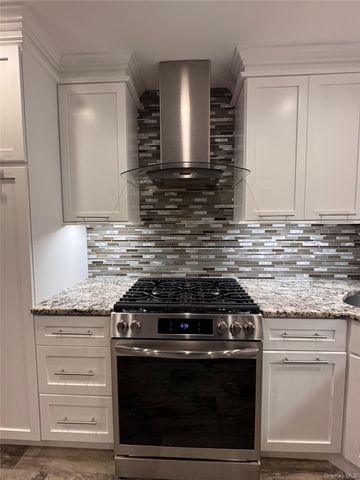 33 Bass Court, Manorville, NY 11949