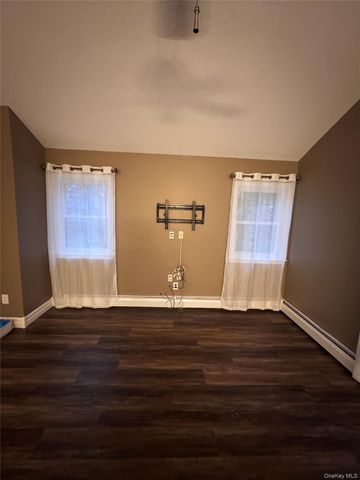 33 Bass Court, Manorville, NY 11949