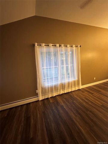 33 Bass Court, Manorville, NY 11949