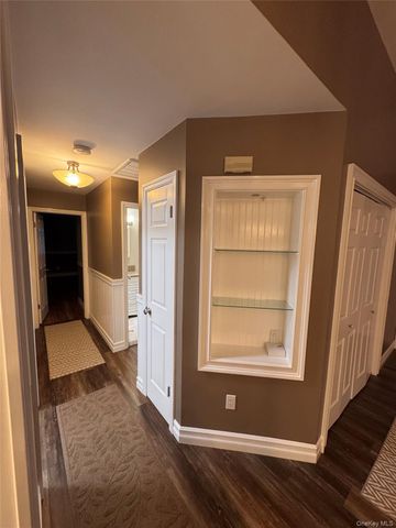 33 Bass Court, Manorville, NY 11949