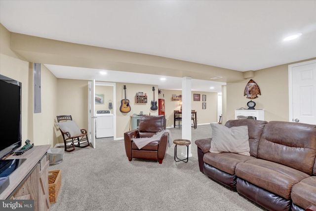 4807 DELBROOK RD, Mechanicsburg, PA 17050