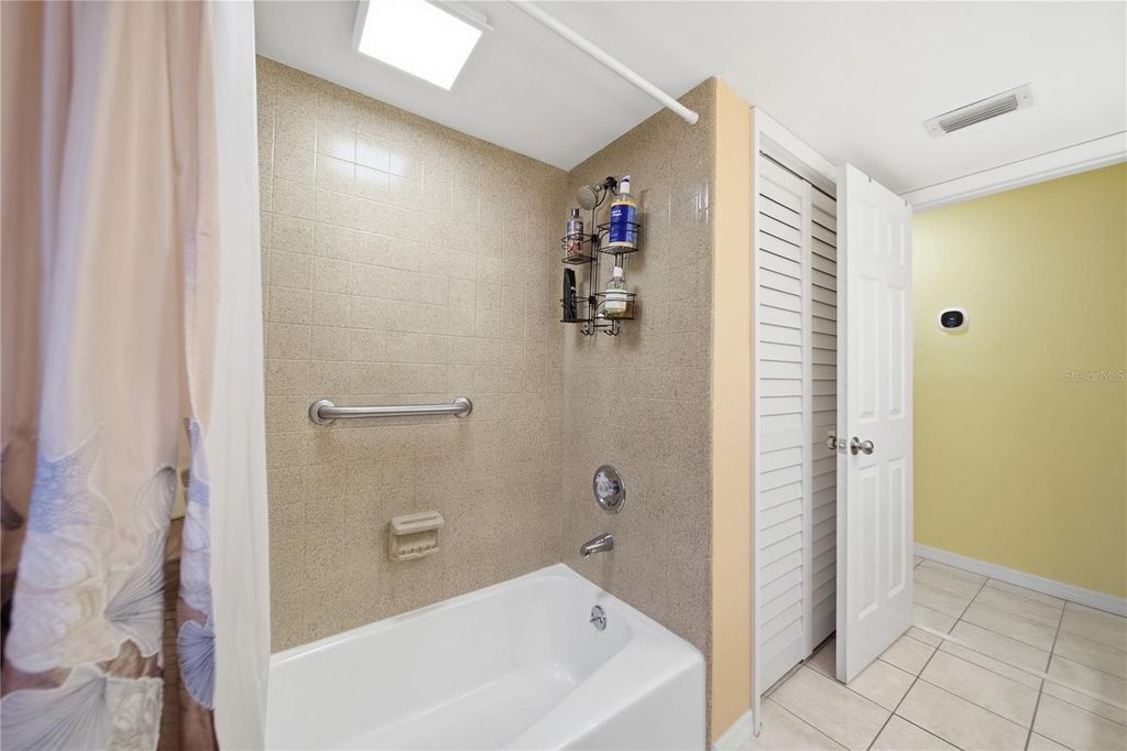 Image 12 of property listing at 2138 EGRET DRIVE, Clearwater, FL 33764