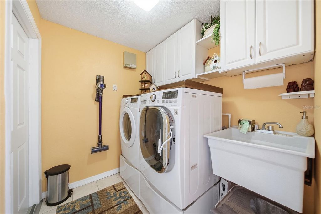 Image 23 of property listing at 2138 EGRET DRIVE, Clearwater, FL 33764