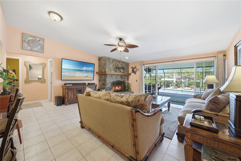 Image 25 of property listing at 2138 EGRET DRIVE, Clearwater, FL 33764