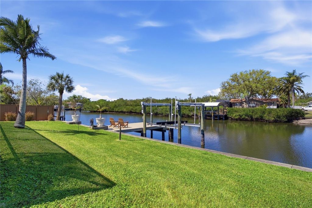 Image 42 of property listing at 2138 EGRET DRIVE, Clearwater, FL 33764