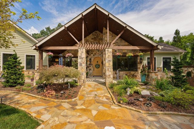 125 Fleetwood Drive, Lookout Mountain, TN 37350