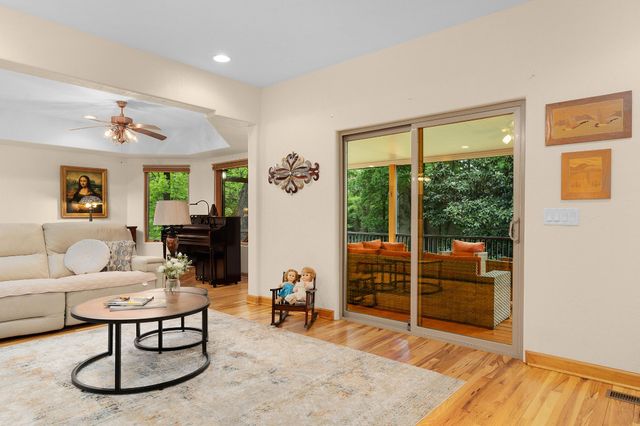 125 Fleetwood Drive, Lookout Mountain, TN 37350