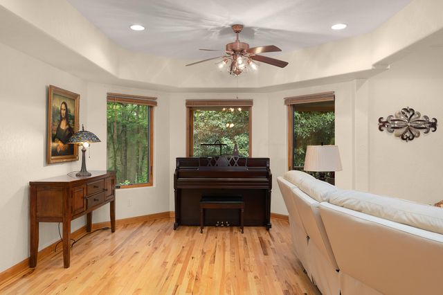 125 Fleetwood Drive, Lookout Mountain, TN 37350
