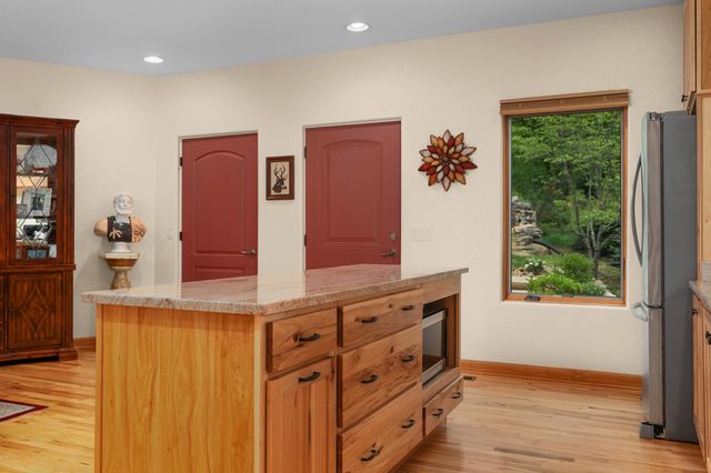 125 Fleetwood Drive, Lookout Mountain, TN 37350
