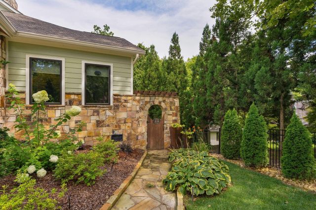 125 Fleetwood Drive, Lookout Mountain, TN 37350