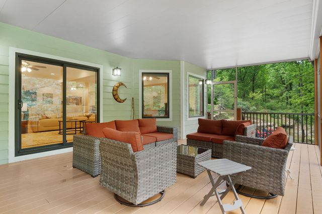 125 Fleetwood Drive, Lookout Mountain, TN 37350