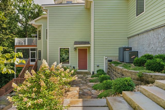 125 Fleetwood Drive, Lookout Mountain, TN 37350