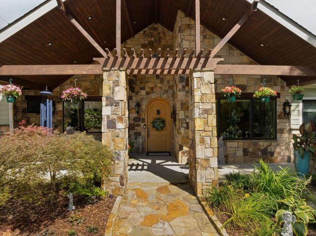 125 Fleetwood Drive, Lookout Mountain, TN 37350
