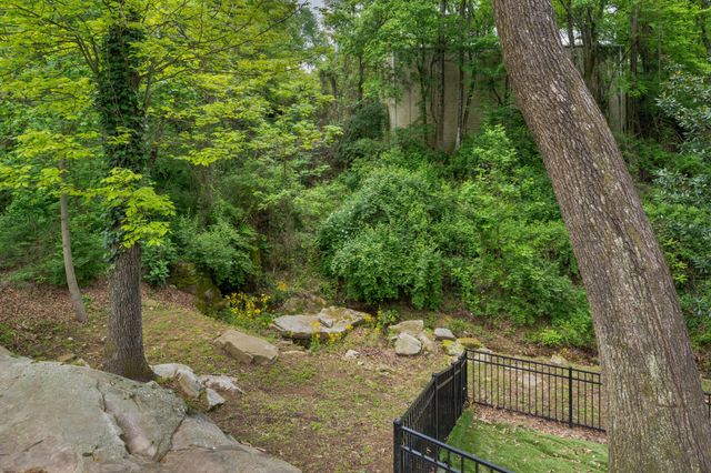 125 Fleetwood Drive, Lookout Mountain, TN 37350