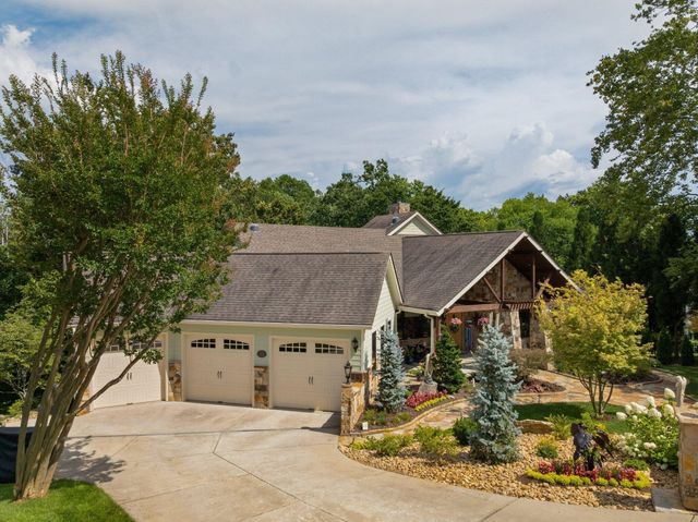 125 Fleetwood Drive, Lookout Mountain, TN 37350