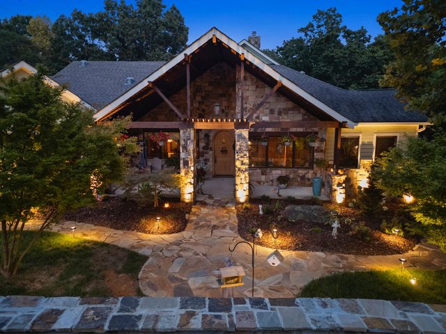 125 Fleetwood Drive, Lookout Mountain, TN 37350
