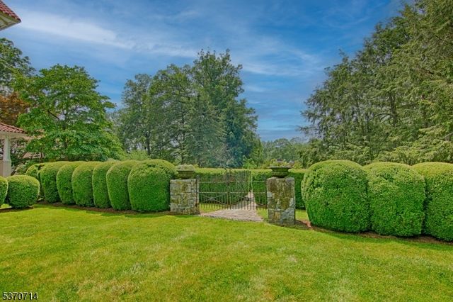 44 Manor Dr, Bernards Twp., NJ 07920
