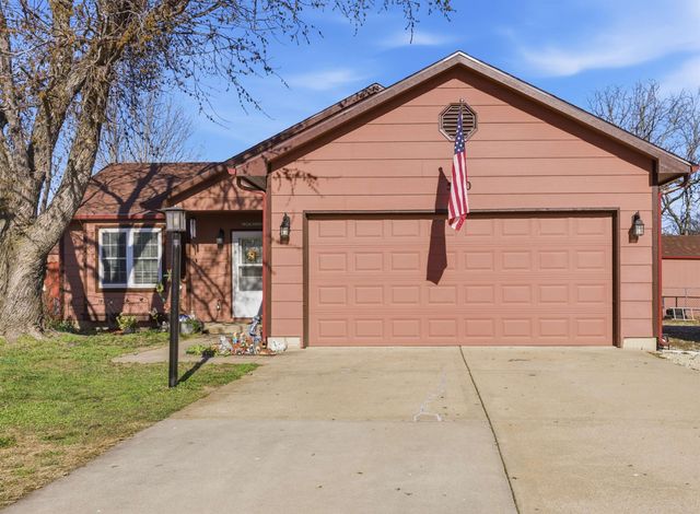 500 Deerfield Cir, Valley Center, KS 67147