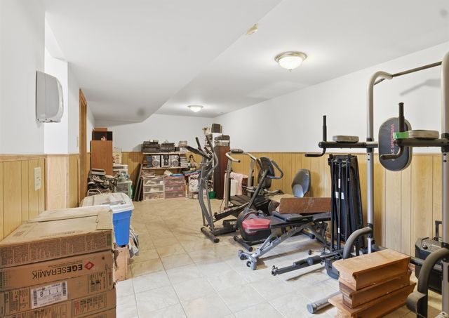 500 Deerfield Cir, Valley Center, KS 67147