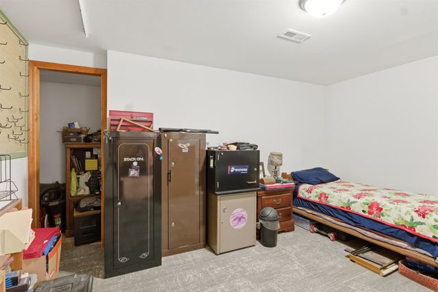 500 Deerfield Cir, Valley Center, KS 67147