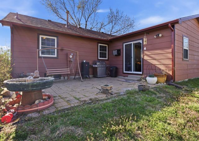 500 Deerfield Cir, Valley Center, KS 67147