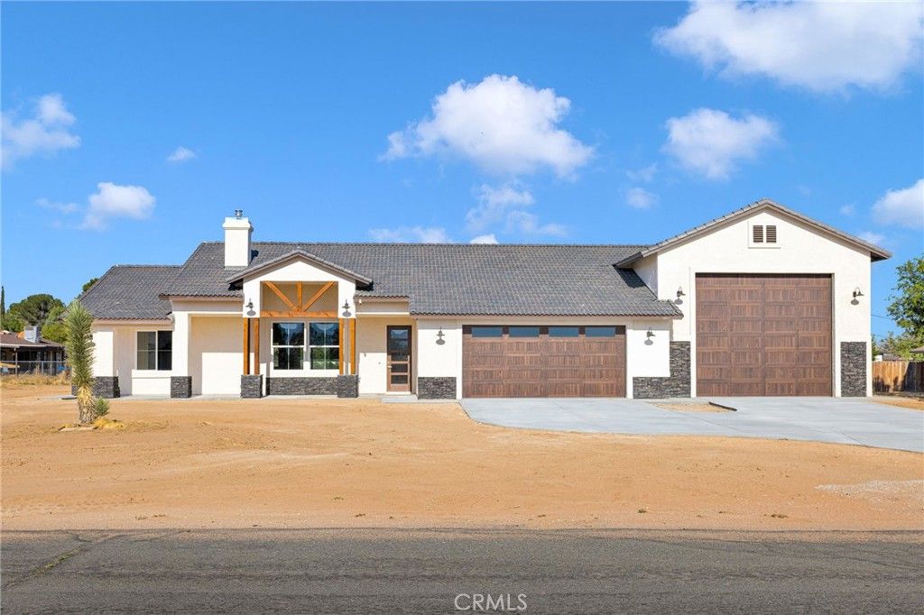 Image 1 of property listing at 13710 Iroquois Road, Apple Valley, CA 92307