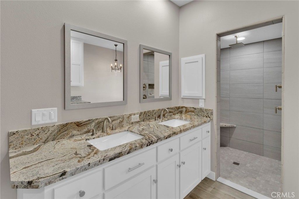 Image 20 of property listing at 13710 Iroquois Road, Apple Valley, CA 92307