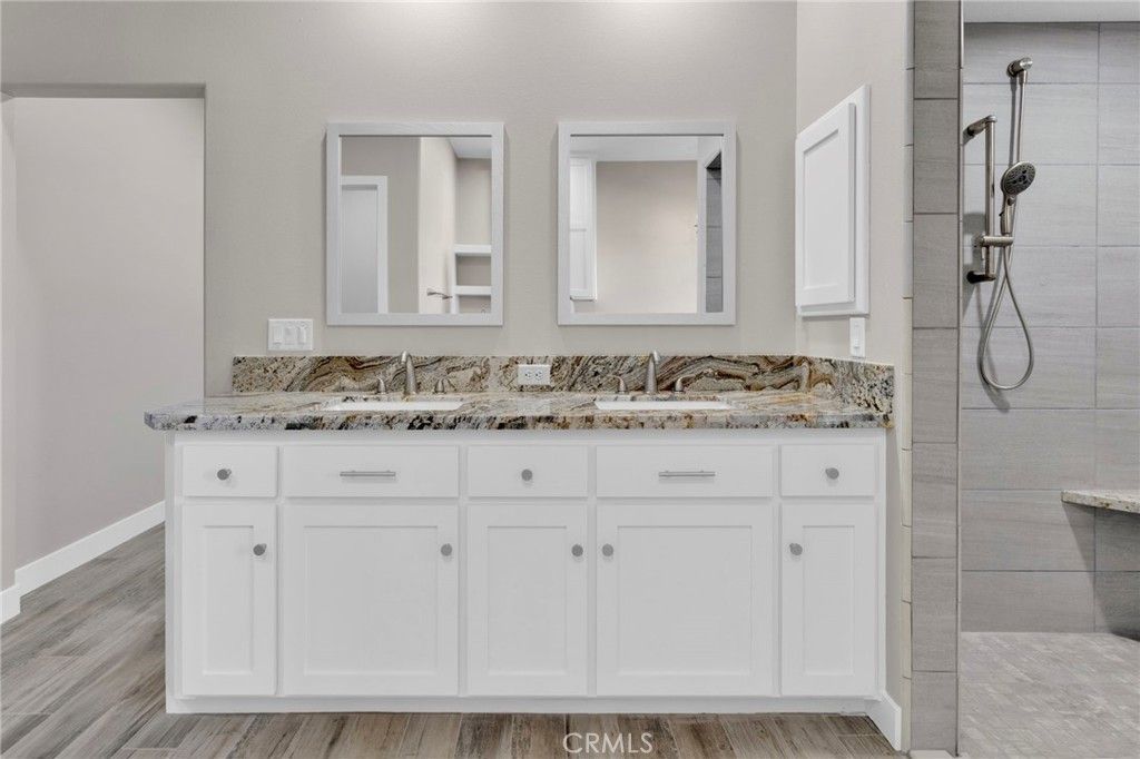 Image 24 of property listing at 13710 Iroquois Road, Apple Valley, CA 92307