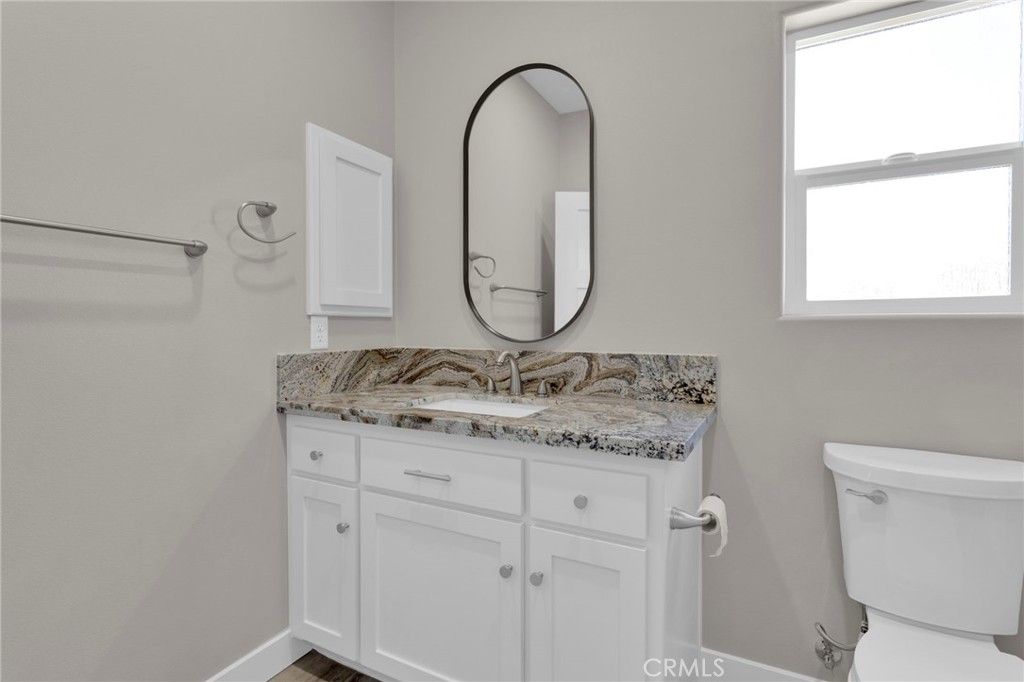 Image 32 of property listing at 13710 Iroquois Road, Apple Valley, CA 92307