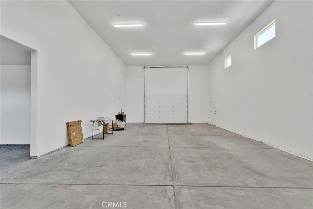 Image 37 of property listing at 13710 Iroquois Road, Apple Valley, CA 92307