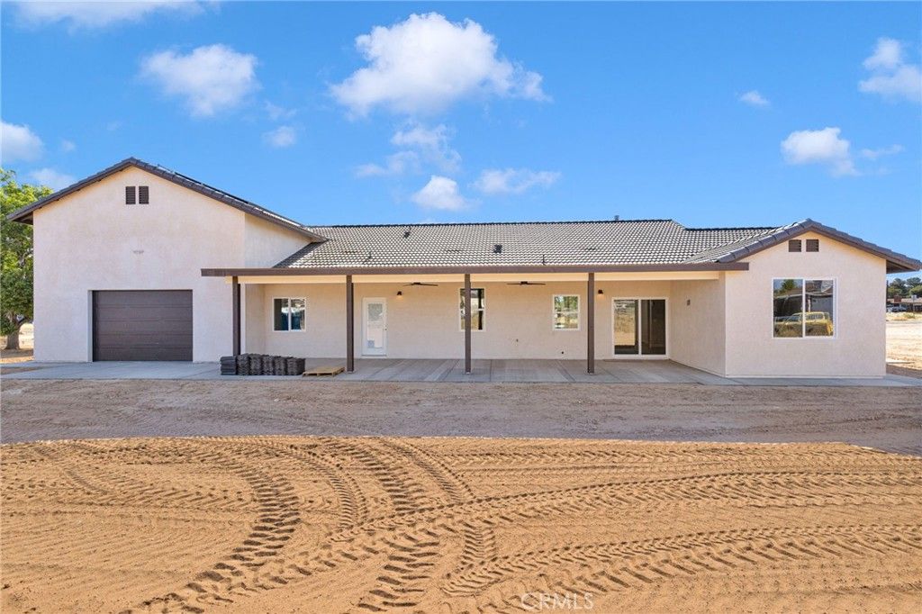 Image 40 of property listing at 13710 Iroquois Road, Apple Valley, CA 92307