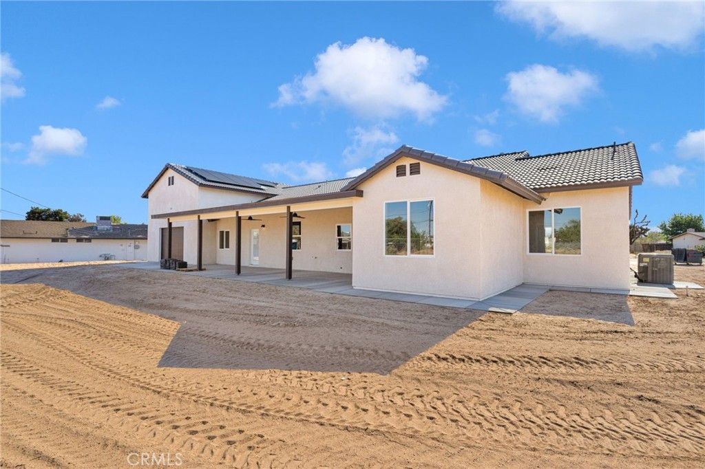 Image 41 of property listing at 13710 Iroquois Road, Apple Valley, CA 92307