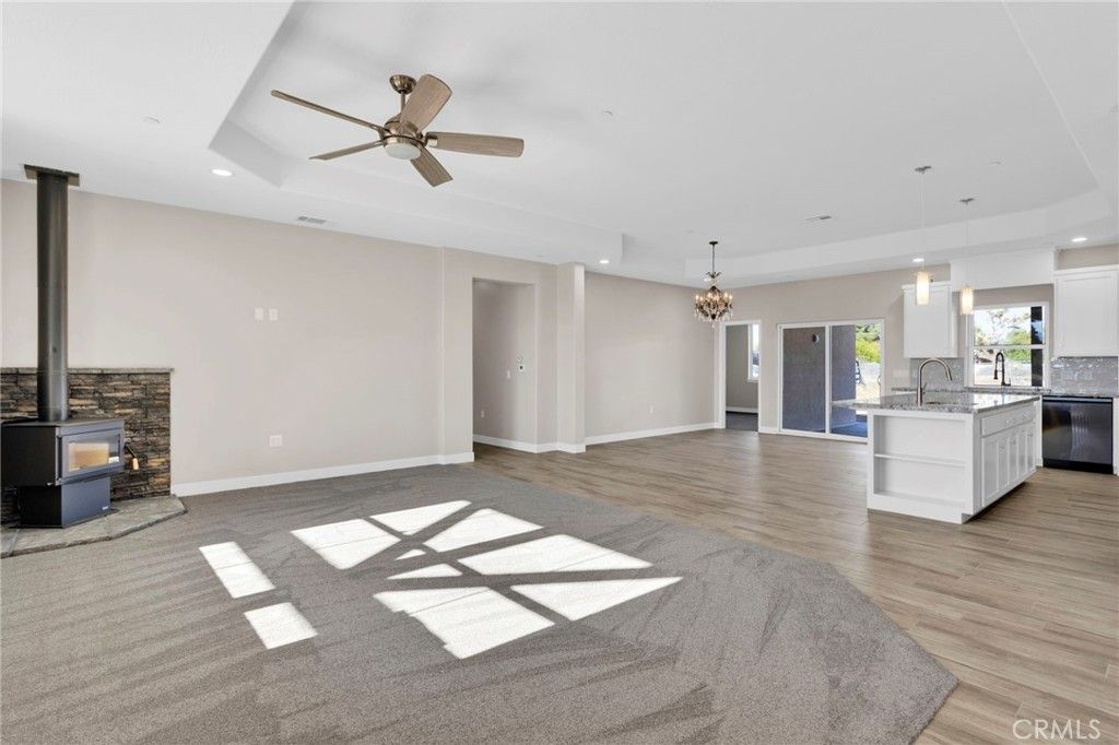 Image 5 of property listing at 13710 Iroquois Road, Apple Valley, CA 92307